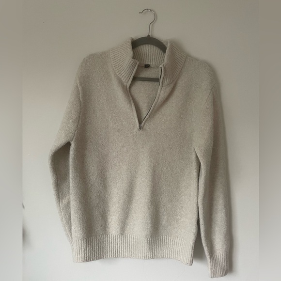 Uniqlo - SOUFFLE YARN LONG SLEEVE HALF-ZIP SWEATER in NATURAL - Small - Picture 2 of 5
